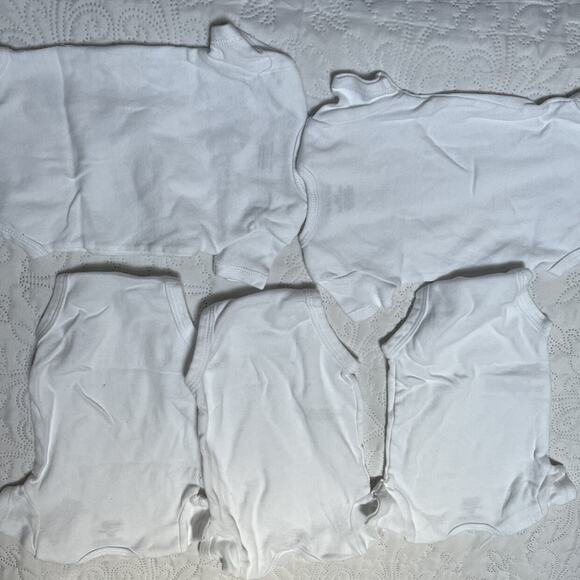 Carter's Short Sleeve Onesie Bundle Size NB - Picture 5 of 6